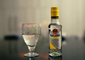 Z czym pić Bacardi? Nasze rady z czym najlepiej smakuje Bacardi