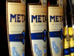 Metaxa – jak i z czym najlepiej ją pić?