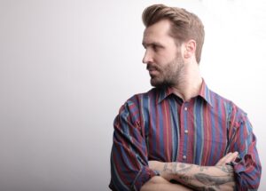 Side part – jak układać tą modną męską fryzurę?